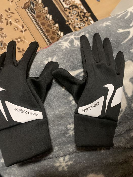 Нові рукавиці найк