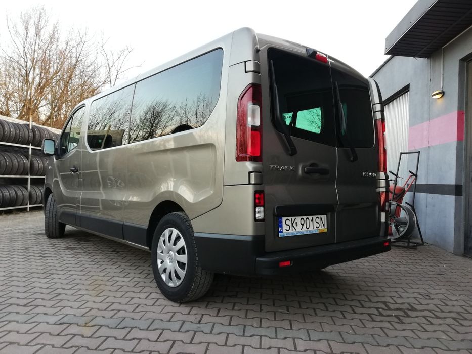 Wypożyczalnia busów wynajem busa 9 osobowego Renault Trafic