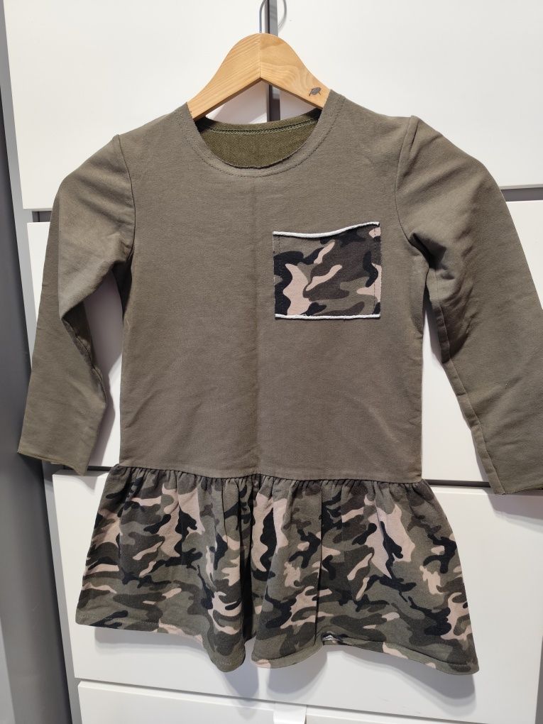 Sukienka dla dziewczynki moro styl militarny r. 110/116