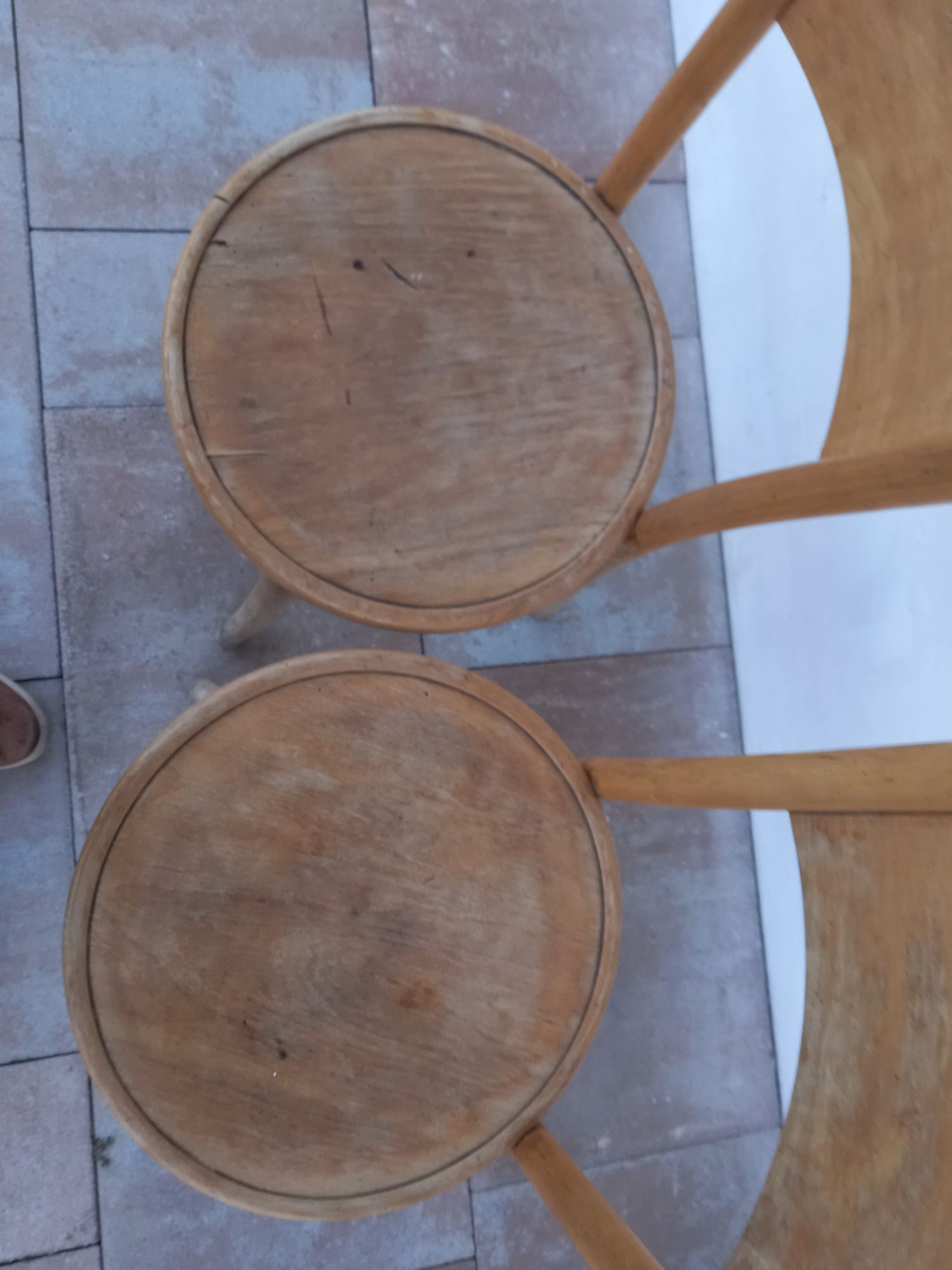 Krzesła drewniane w starym stylu do gastronomii, cena za 2 szt.