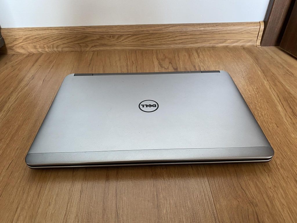 Laptop LATITUDE E7240