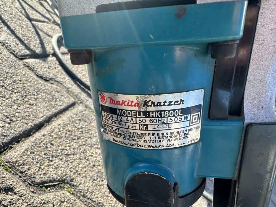 Skrobak elektryczny Makita HK1800L z wózkiem