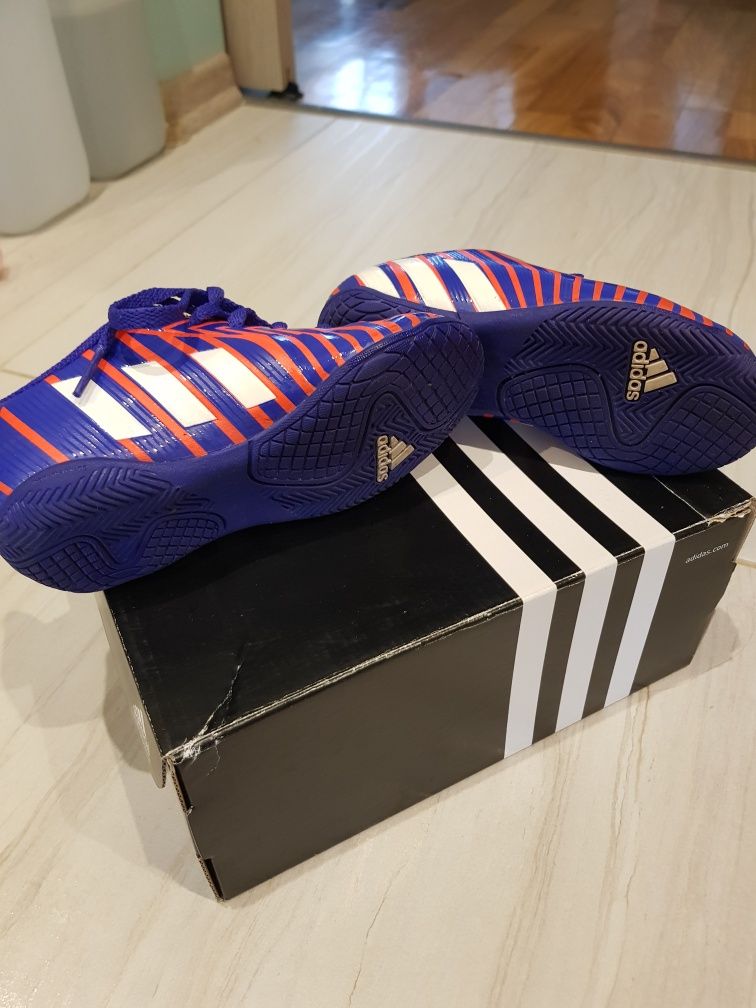 ADIDAS Predito Instinct IN J B35499 rozm. 28 do piłki