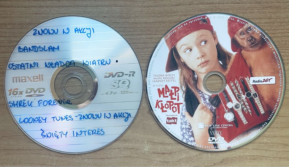 2 płyty DVD filmy mix: Małpi kłopot, Święty interes