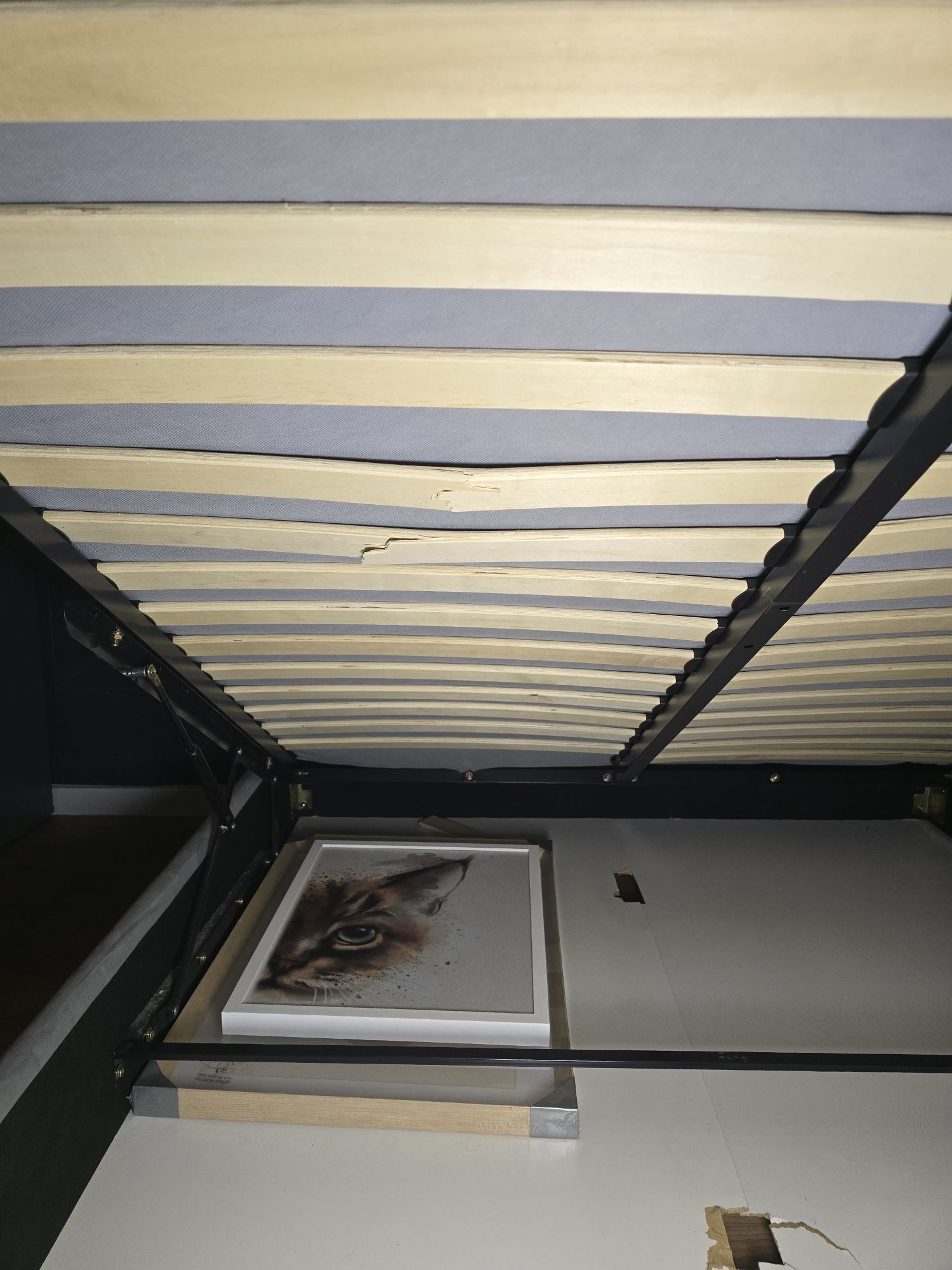 Łóżko Lectus 140x200 szare z pojemnikiem airbnb wynajem