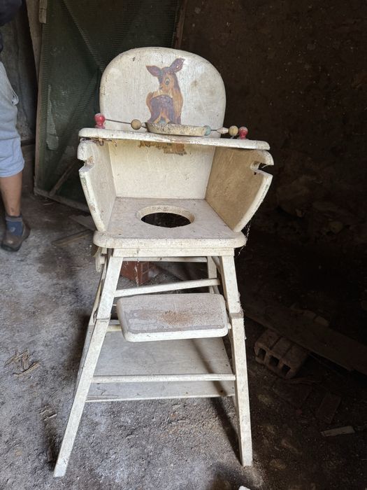 Carrinho e cadeira da papa muito antigos