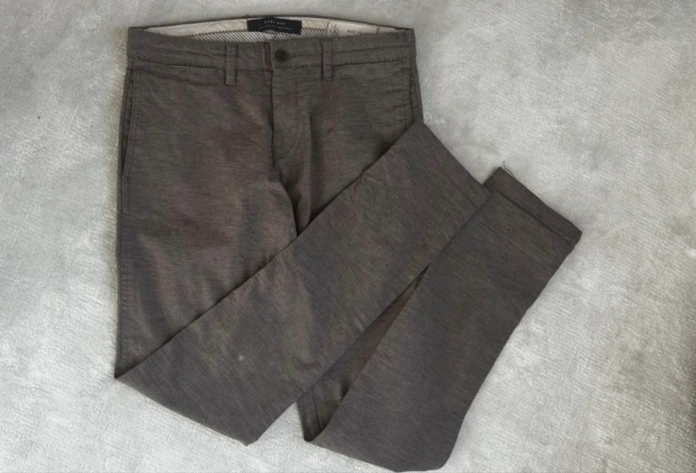 Zara męskiebsoodbie ekeganckje chinosy casual brwzowe M 38