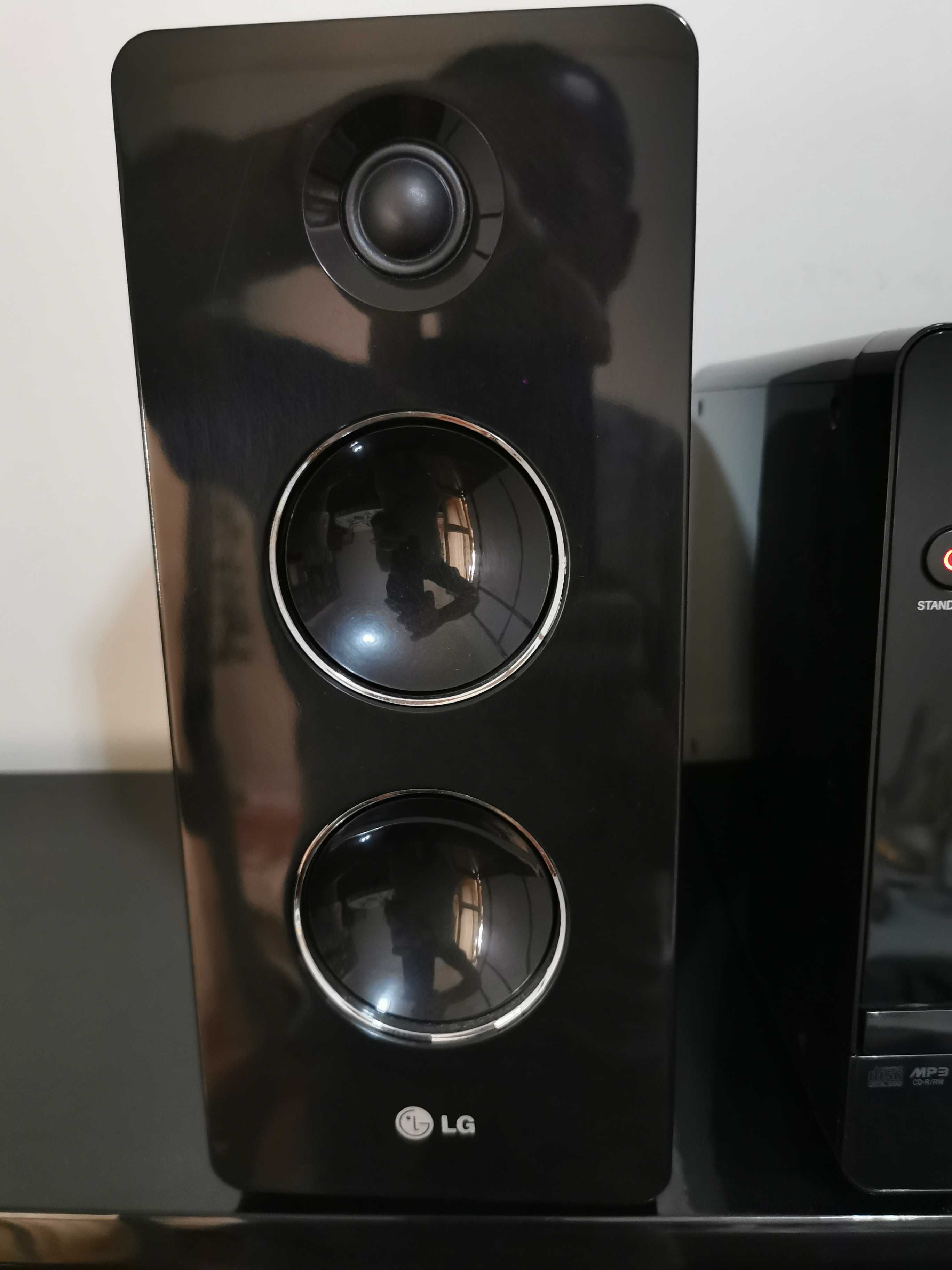 Aparelhagem de Som LG micro Hi Fi System FA 162