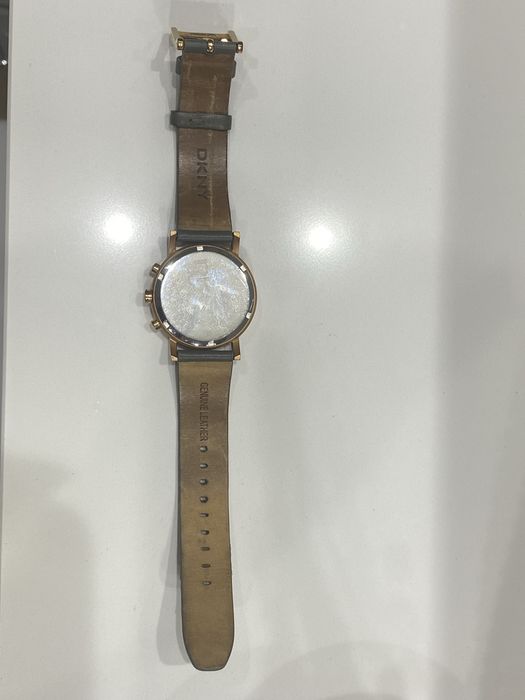 Zegarek DKNY – elegancki, klasyczny, unisex