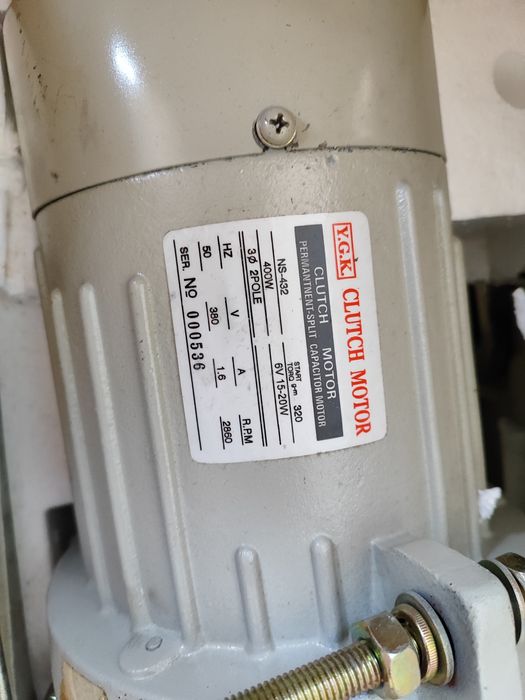 Vendo 2 motores de maquinas de costura.