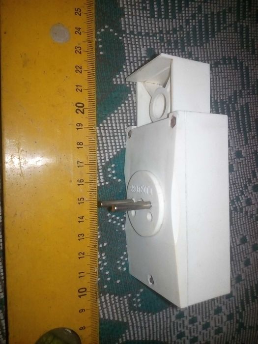 Зарядное  аккумуляторов ЗУ-Д-0,06  батареек.