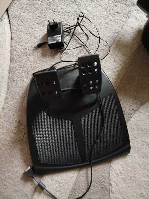 Ігрове кермо Logitech MOMO Racing