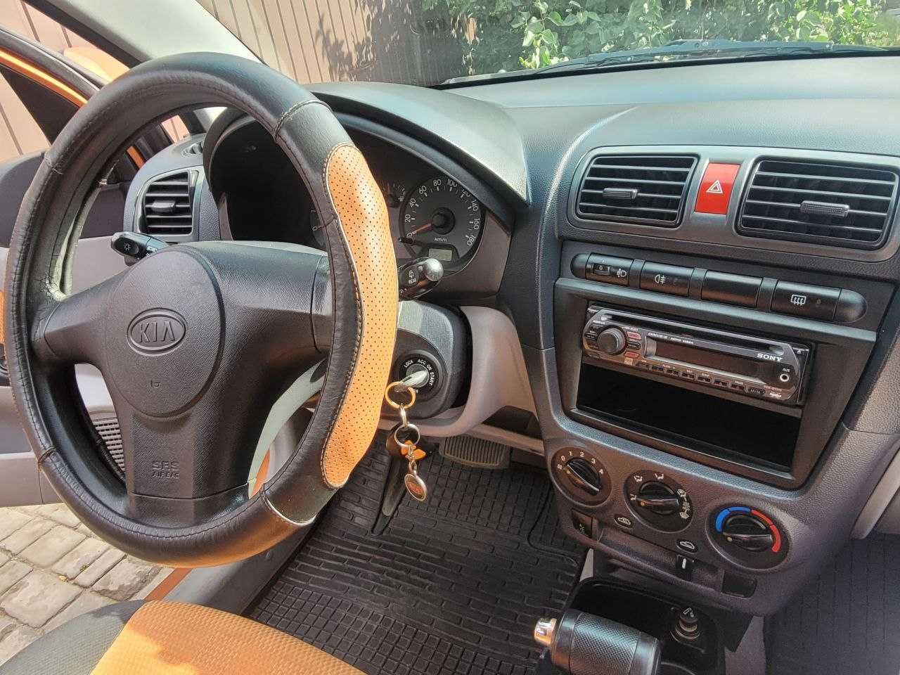 Продам свій автомобіль KIA Picanto 2007