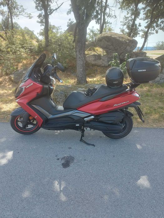 Maxi scooter kymco super dink 125cc com equipamento
