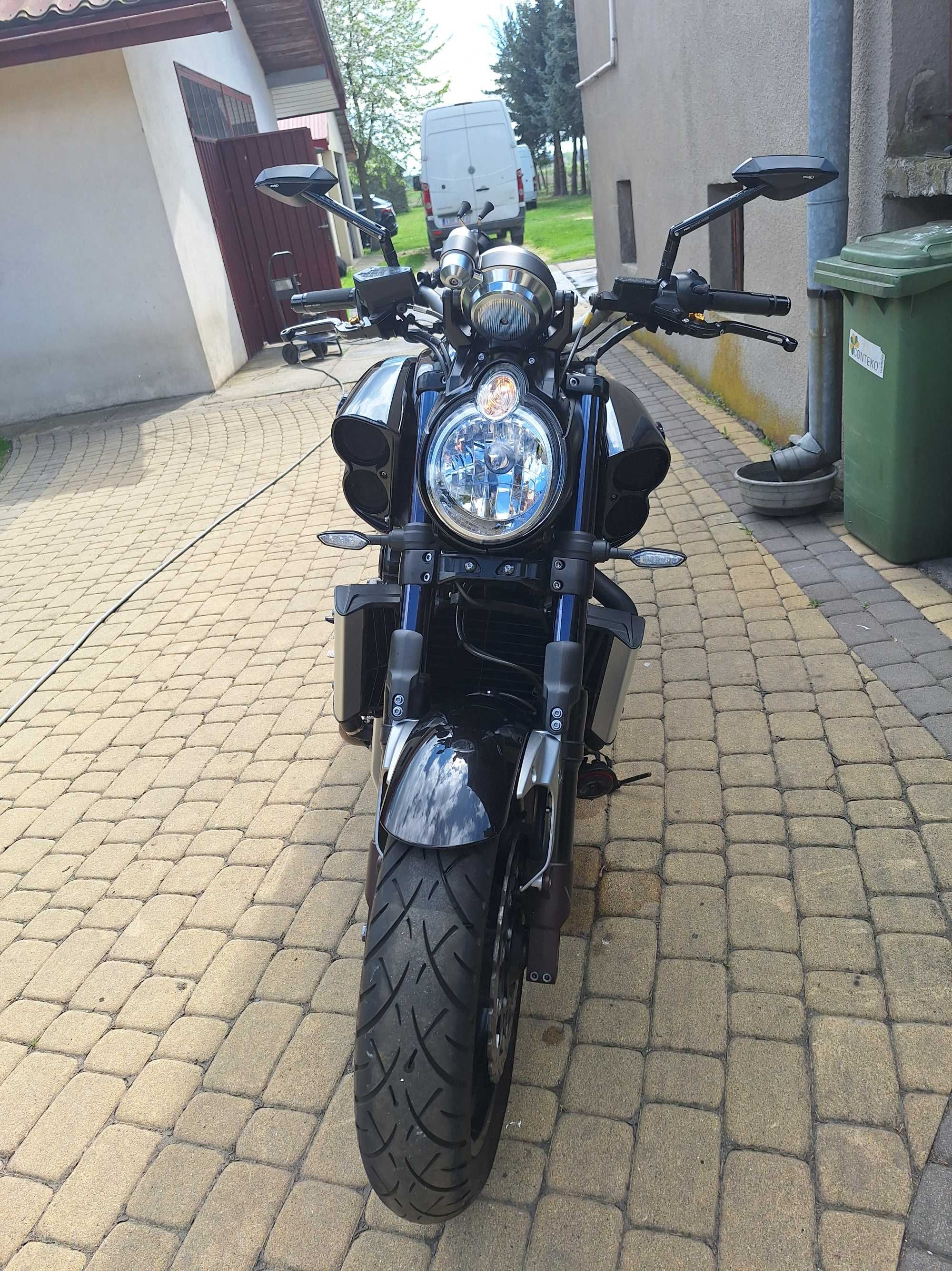 Yamaha Vmax 1700 Gurued