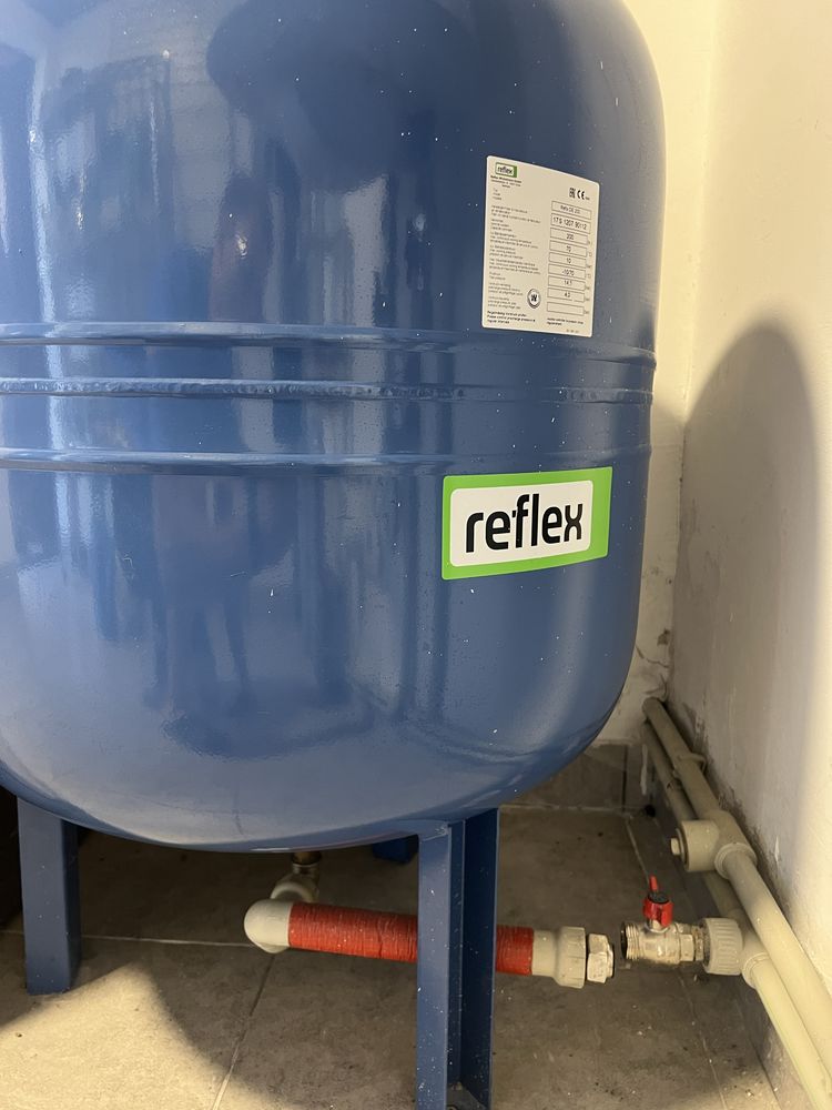 Розширювальний бак 200л, Reflex Refix DE 200. Німеччина