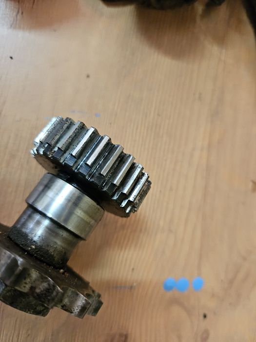 Wałek zdawczy  Zębatka Wsk 175 Oryginał