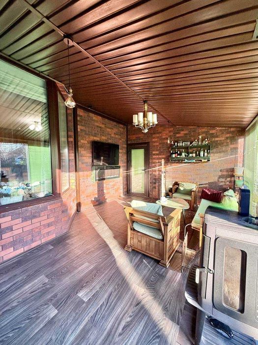 Продаж чудового будинку в котеджному містечку Гнідин під Києвом