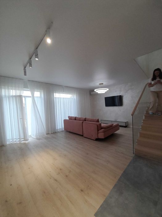 Без комісії, 100м², три кімнати, тераса, балкон, меблі, три сотки