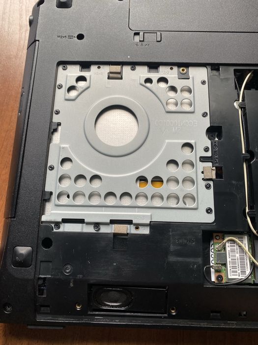 Ноутбук lenovo g585 на запчастини