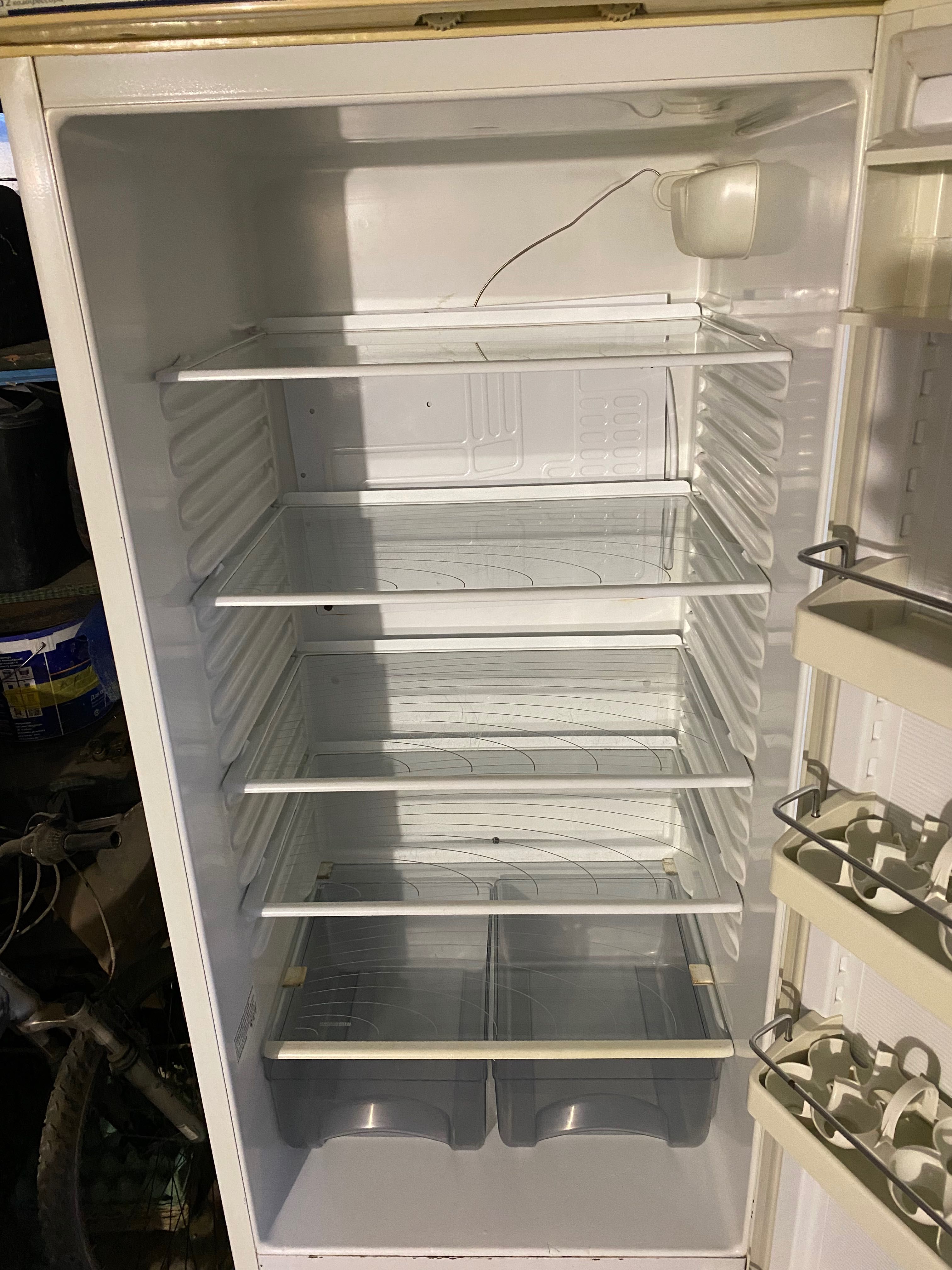 Холодильник двокамерний атлант (тільки дзвоніть)