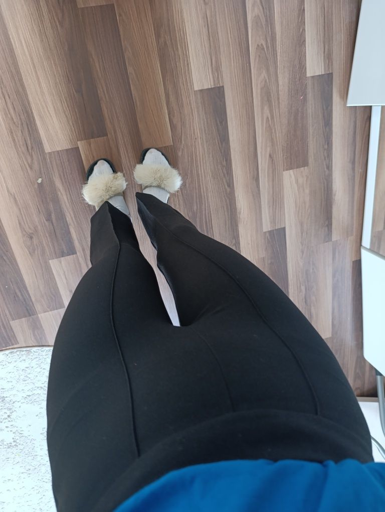 Spodnie cygaretki wysoki stan czarne eleganckie poszerzane nogawki XS