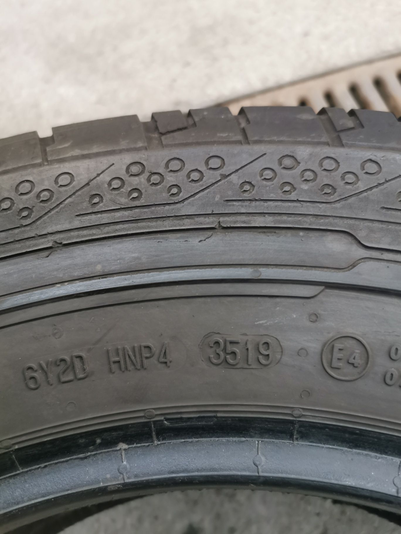 Para opon 225/65R16C Continental ContiVanContact 200