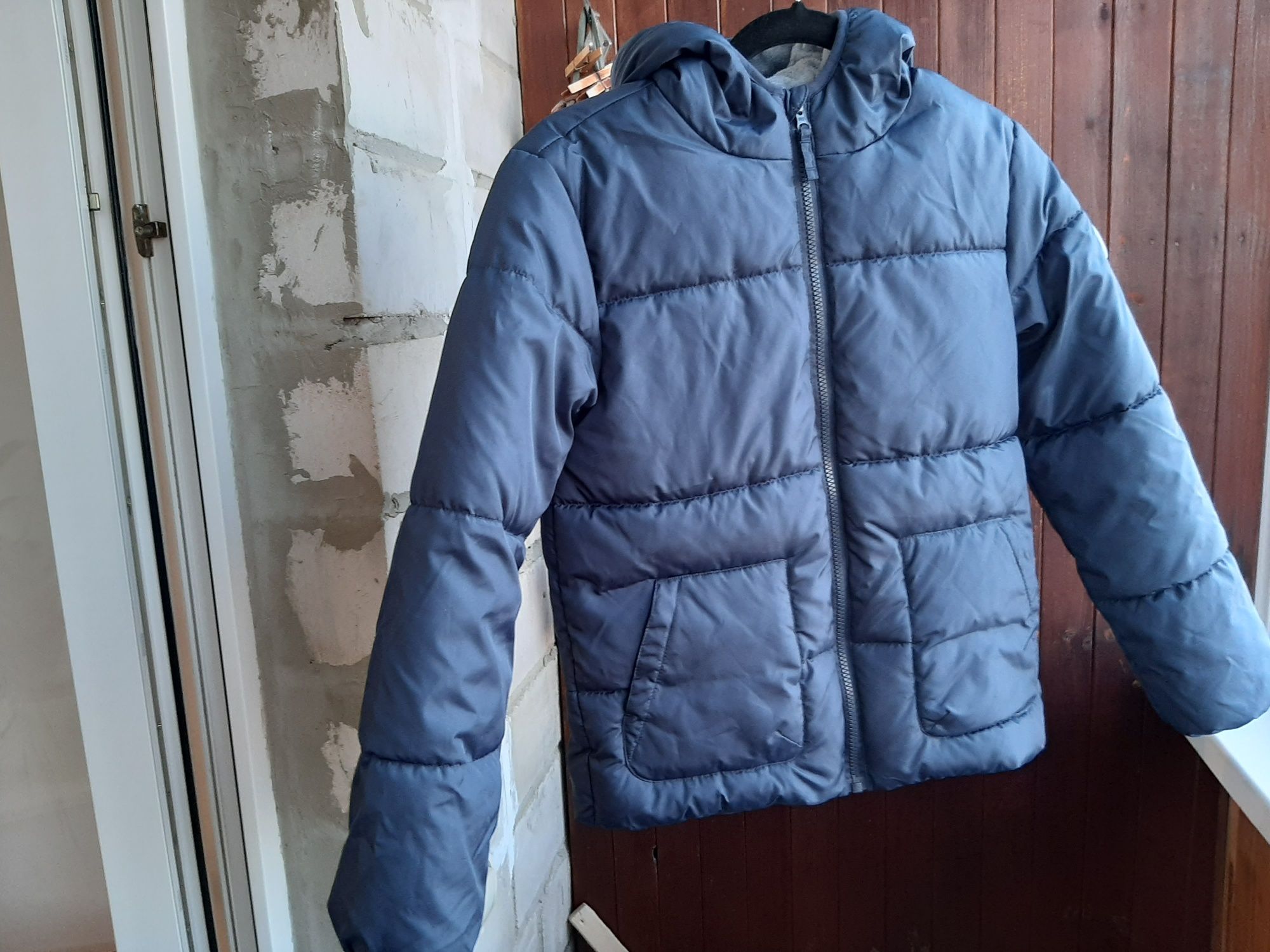 Куртка тепла на хлопчика 11-12 років