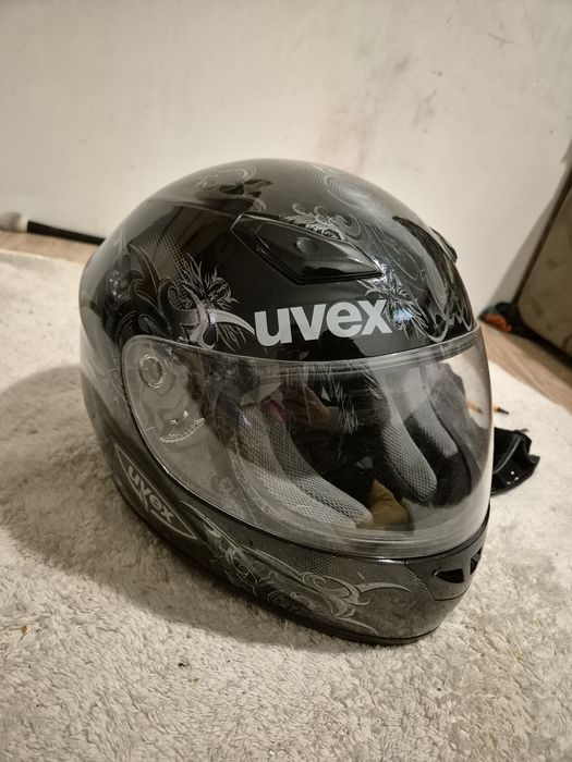 Шолом та наколінники. Бандаж для руки