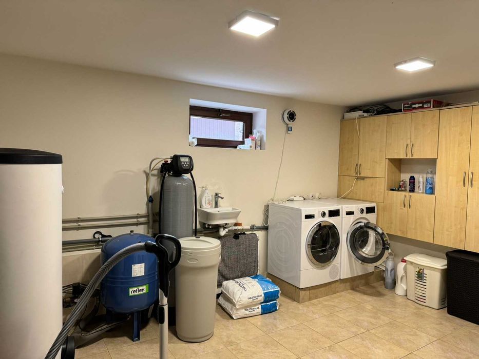 Будинок. Сокільники, вул.Успенська, 20 сот, гараж та гостьовий будинок