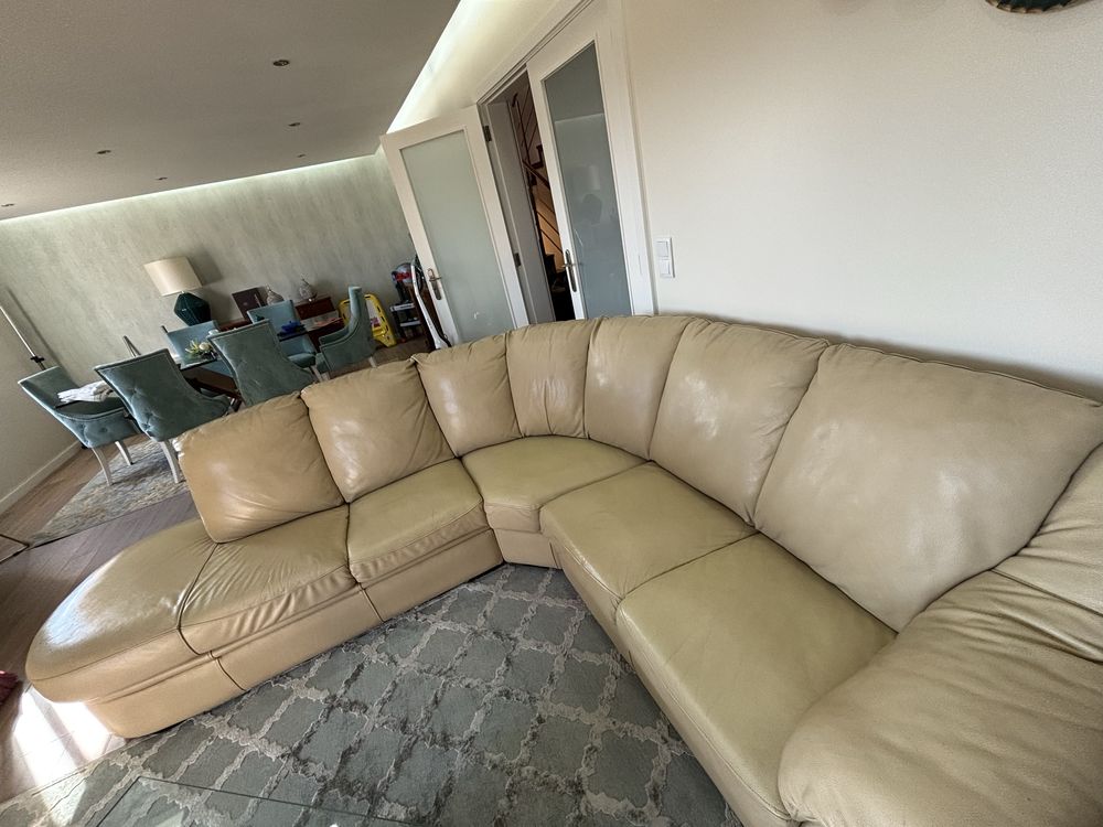 Sofa de pele beje