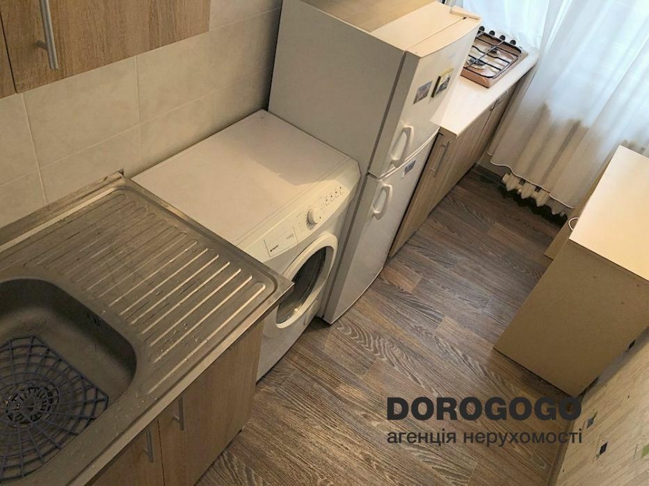 Науки 20, метро Деміївська, продаж 1к, терміново, торг