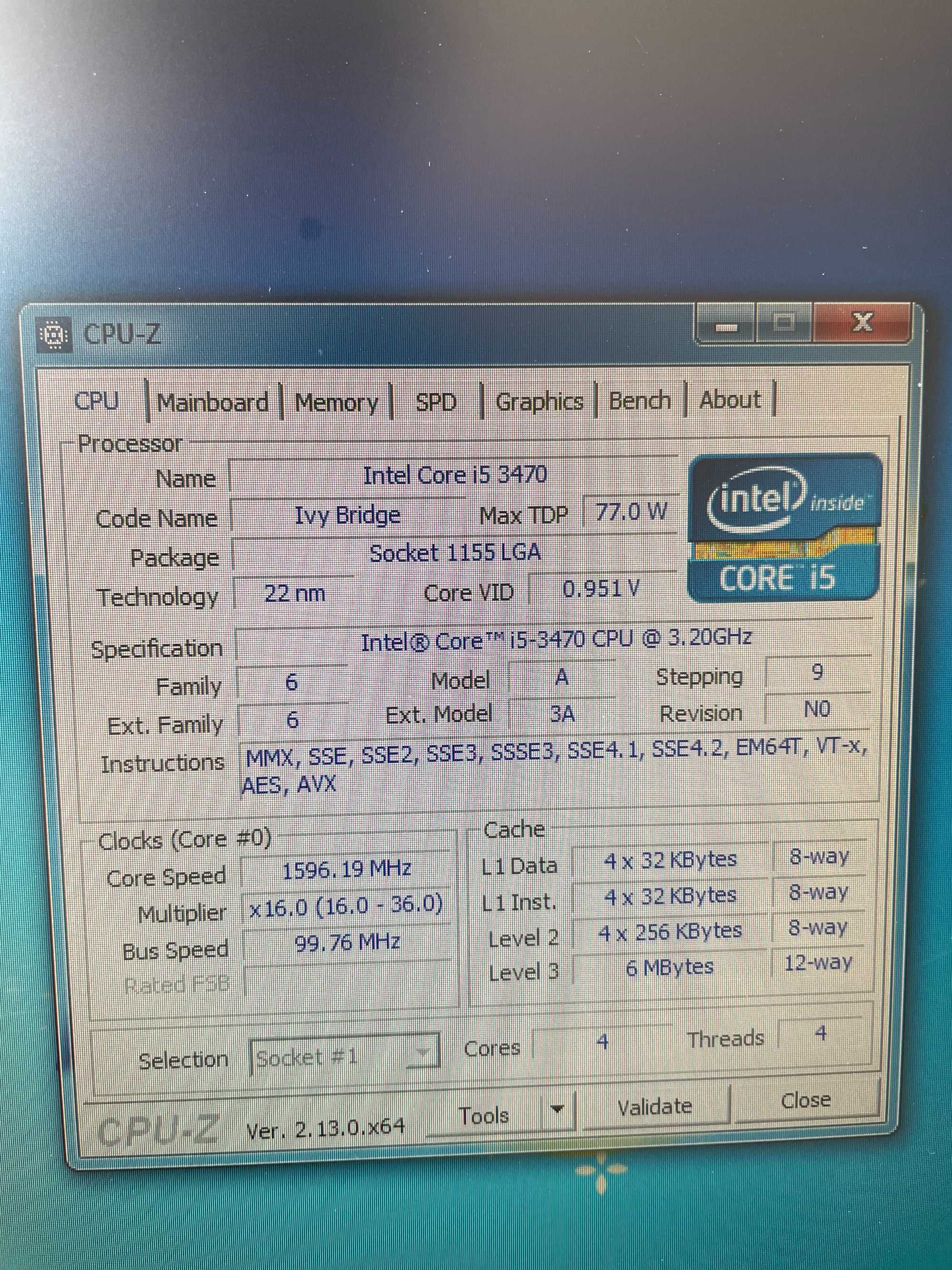 Komputer z monitorem firmy DELL