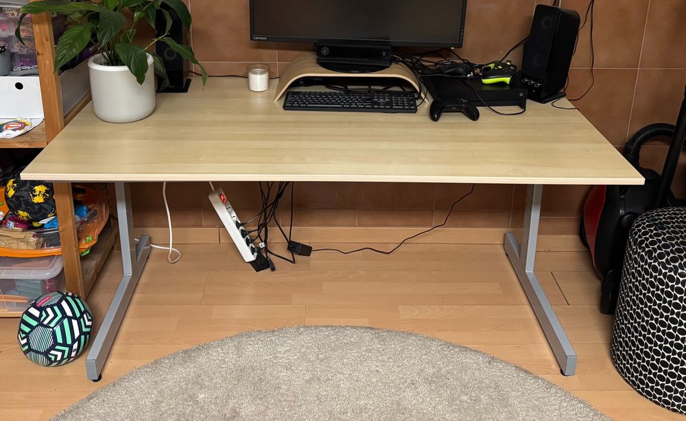 Secretária Pinho Ikea