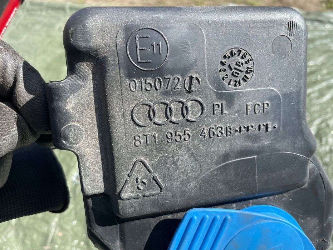Zbiorniczek Płynu Spryskiwaczy Xenon Pompki 8tc Audi A5/8t A4 B8