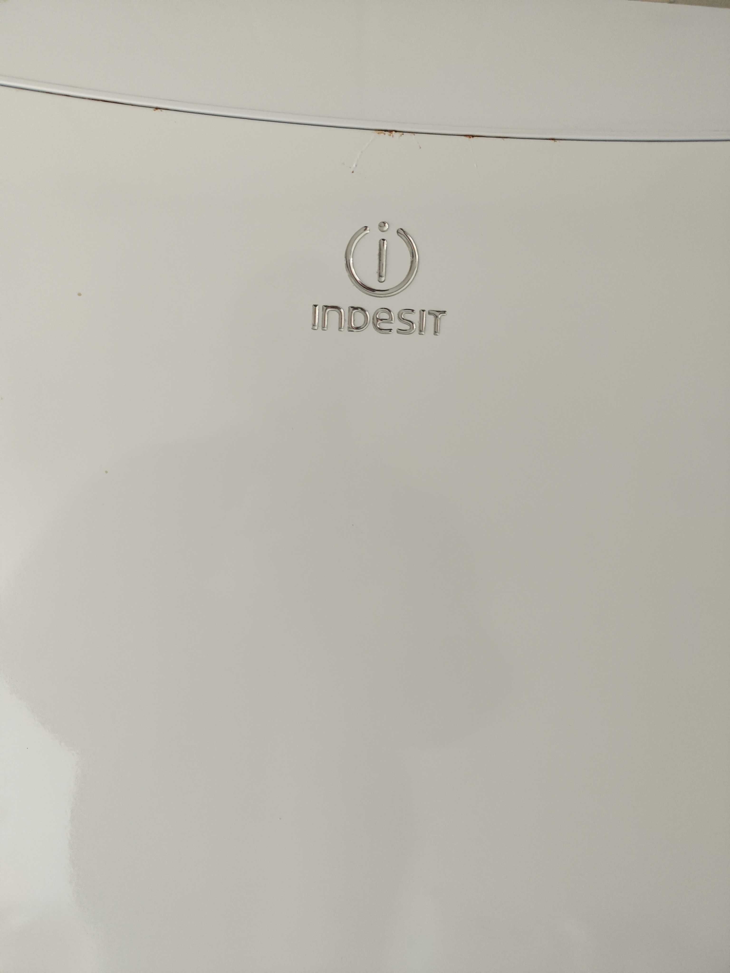 Frigorífico indesit em bom estado