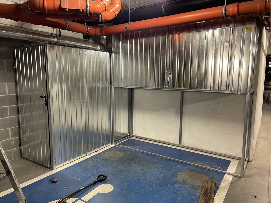 Boks Garażowy SZAFA MAGAZYNOWA Zabudowa Miejsc Miejsca Parkingowego