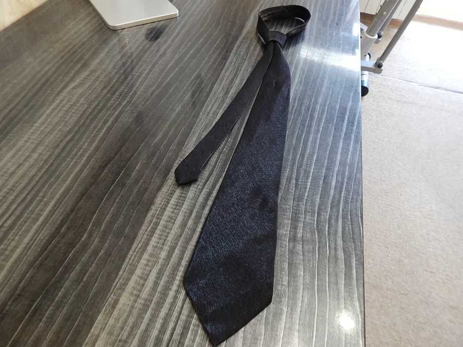 Стильный мужской галстук.