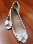Sapatos Brancos