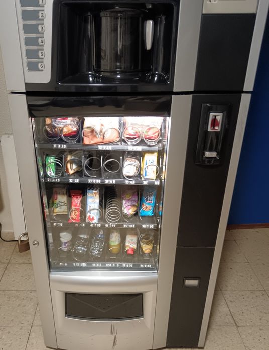 Máquina vending saecco combi diamante