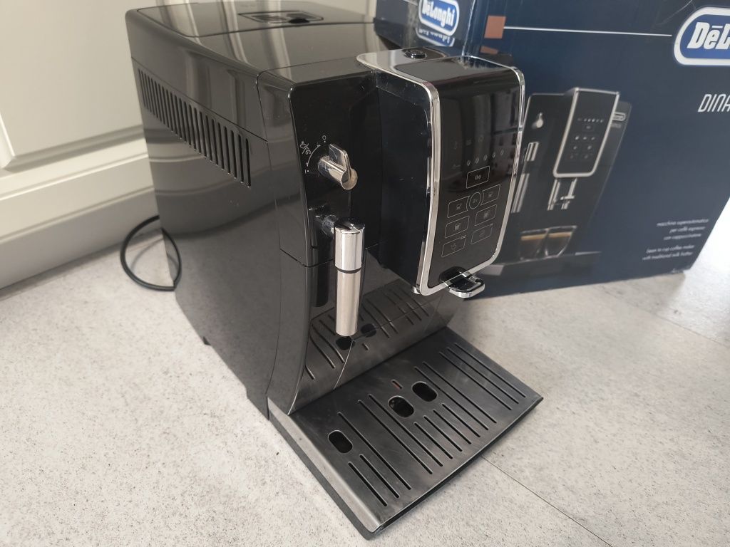 Ekspres do kawy DE'LONGHI ECAM 350.15 B

Specyfikacja:

Moc 1450 W
Ciś