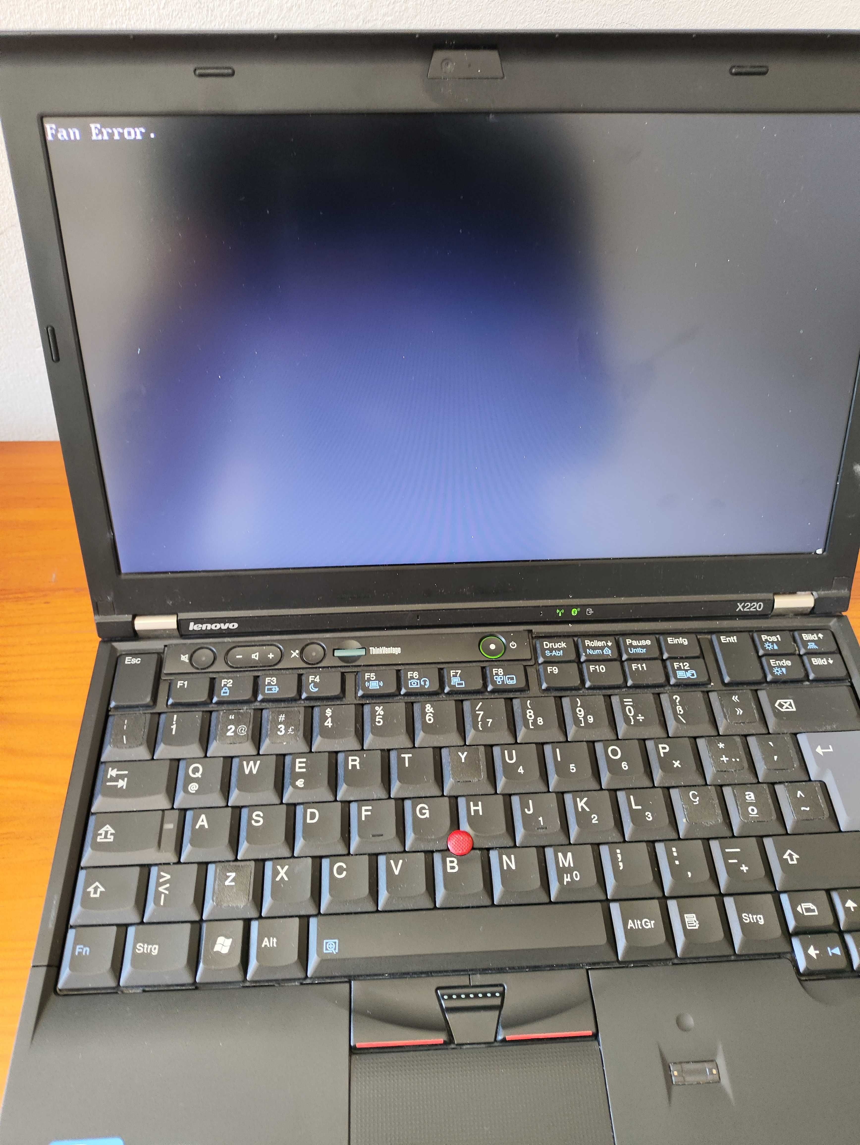 Lenovo ThinkPad X220 i7, Ram 4 GB Disco 320 GB (Fan error)