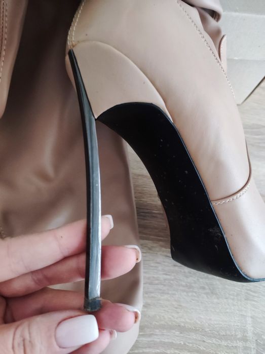 Беж чоботи жіночі