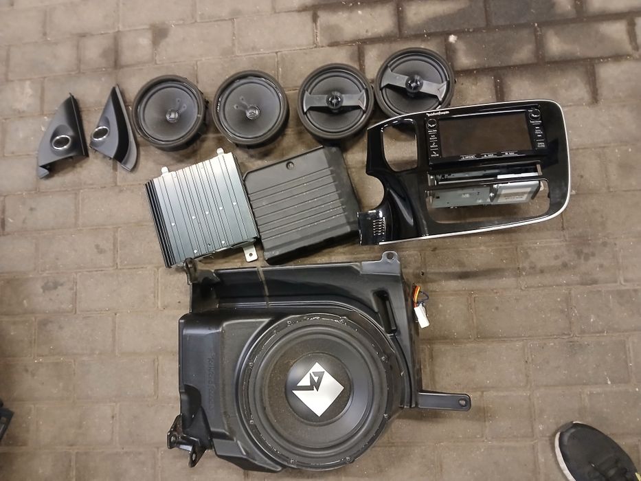 Radio głosniki subwoofer wzmacniacz rockford mitsubishi outlander 3