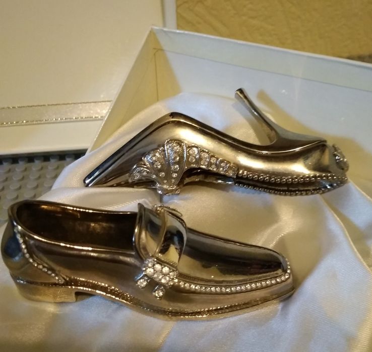 Миниатюрная пара туфелек Romeo /Juliette с кристаллами Сваровски.