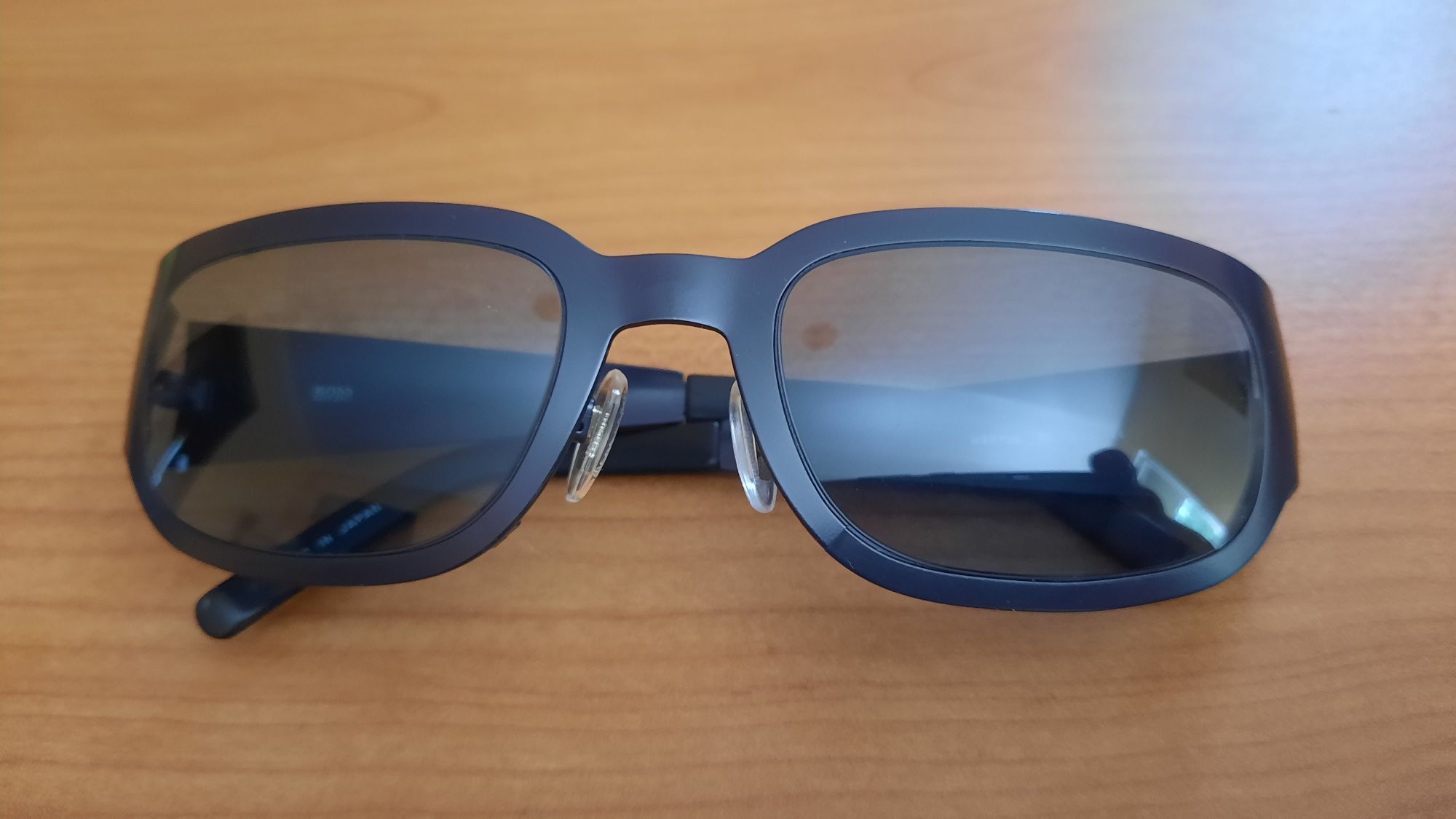 Okulary przeciwsłoneczne Hugo Boss HB5738 BL 135