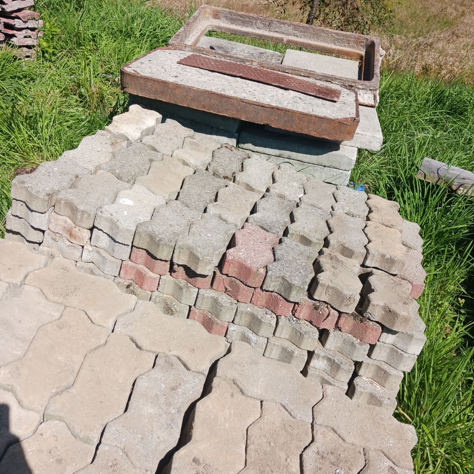 Kostka z rozbiurki
