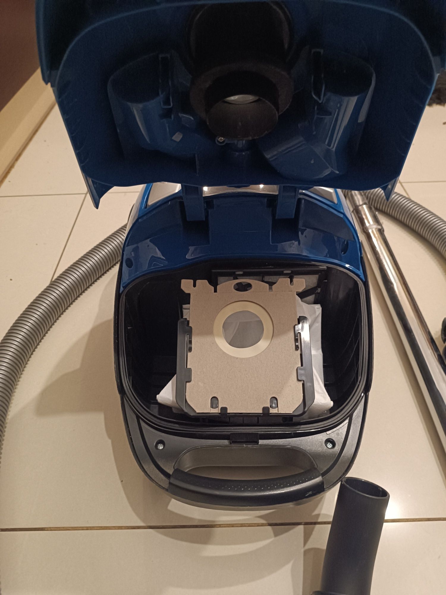 " Odkurzacz Electrolux EEG Easy Go