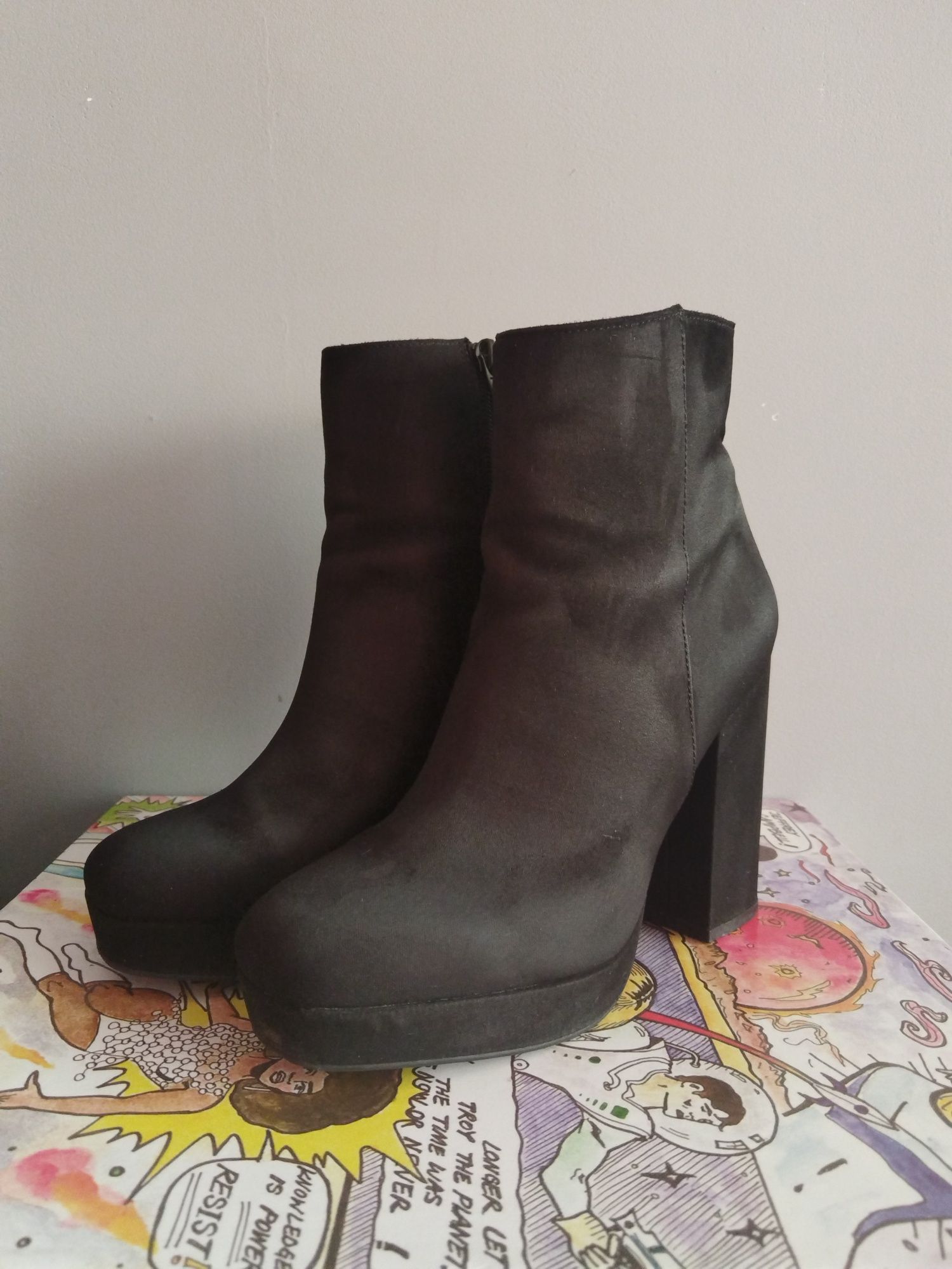 Czarne botki Catwalk CCC wysoki obcas