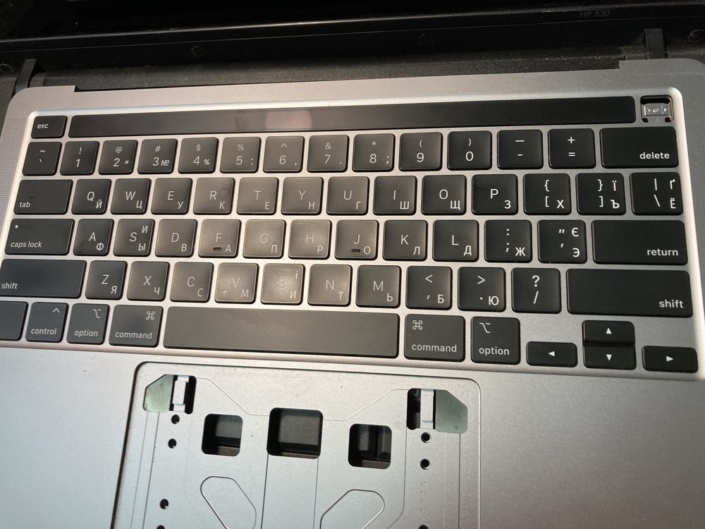 Продам топкейс macbook pro 13 a2159 клавіатура корпус